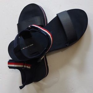 TOMMY HILFIGER  Ansley Platform Sandal - Black | Size 8.5/9